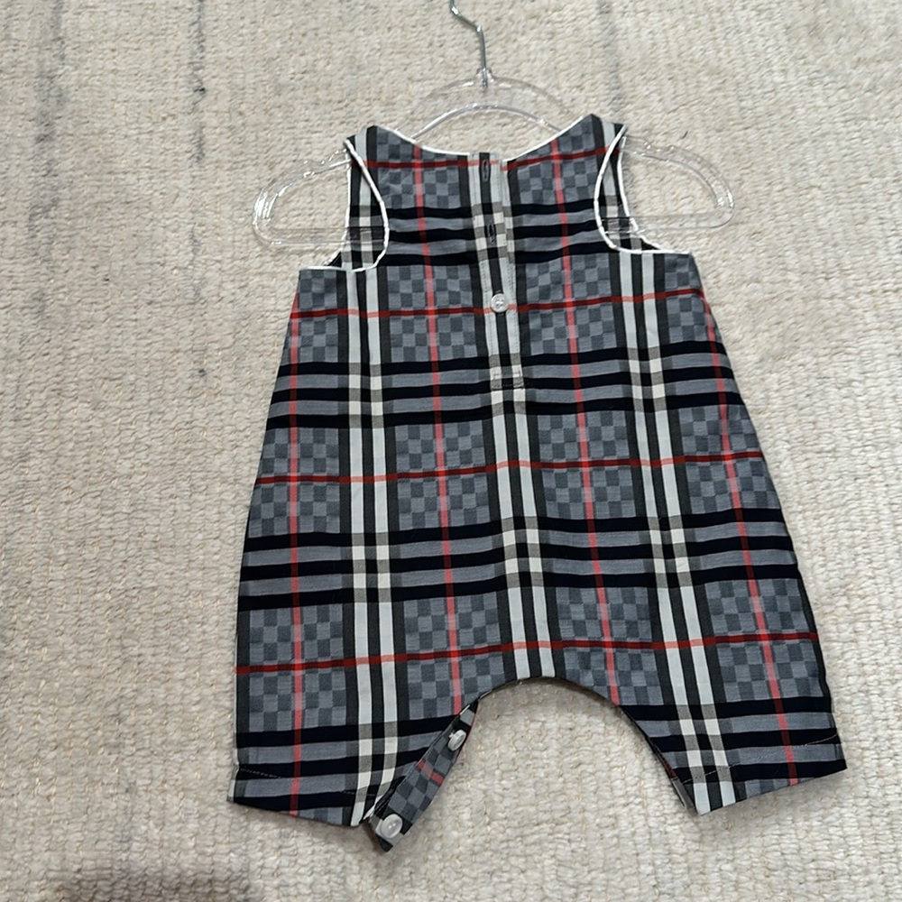 Burberry baby jumpsuit and cardigan - Picture 3 of 7